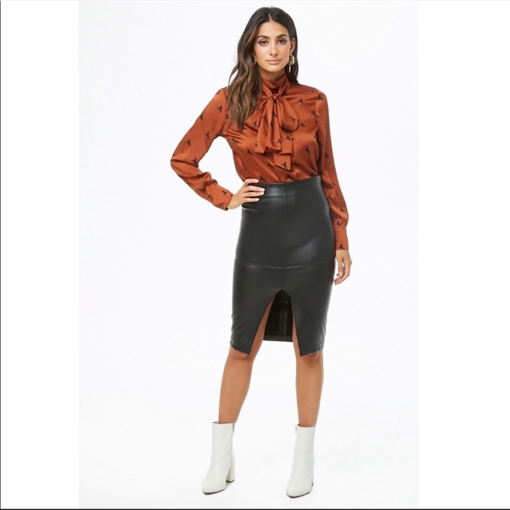 Forever21 Top - Picture 2 of 8